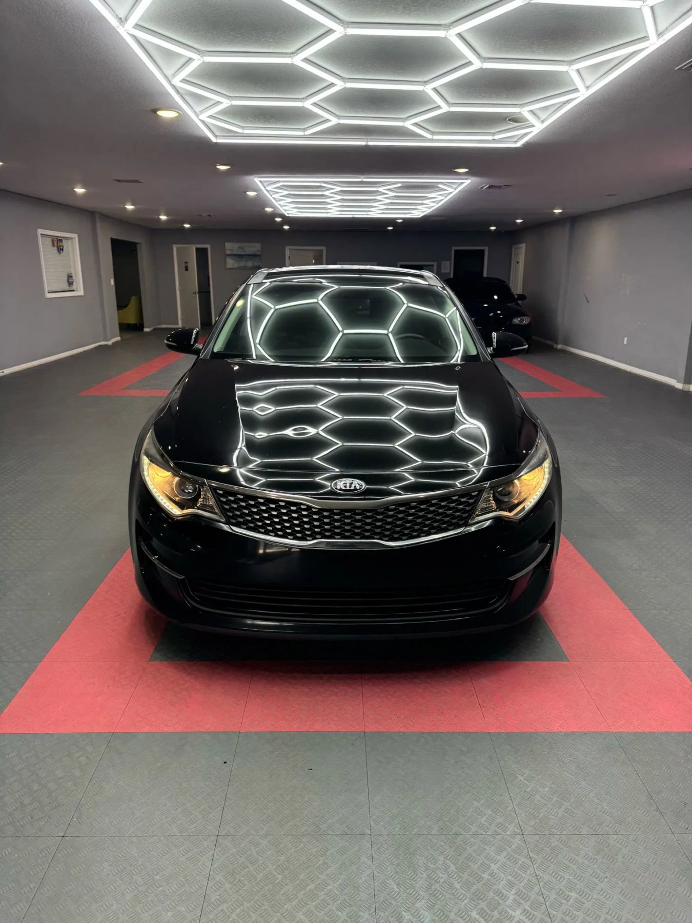 Used 2016 Kia Optima EX w/ Premium Package image 3