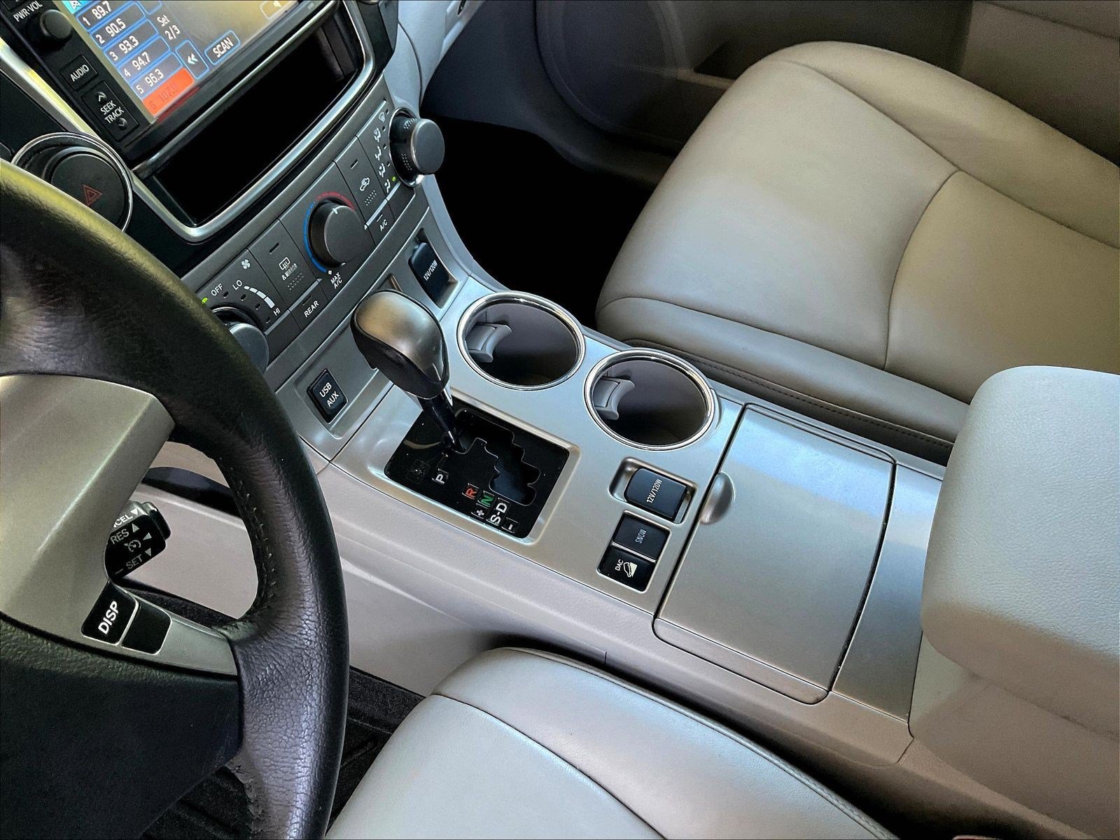 Used 2013 Toyota Highlander SE AWD/4WD image 17
