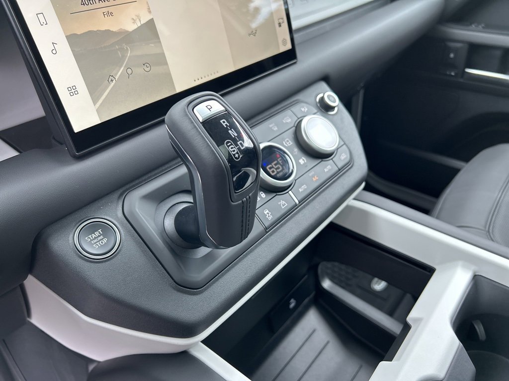 New 2025 Land Rover Defender 110 S image 13