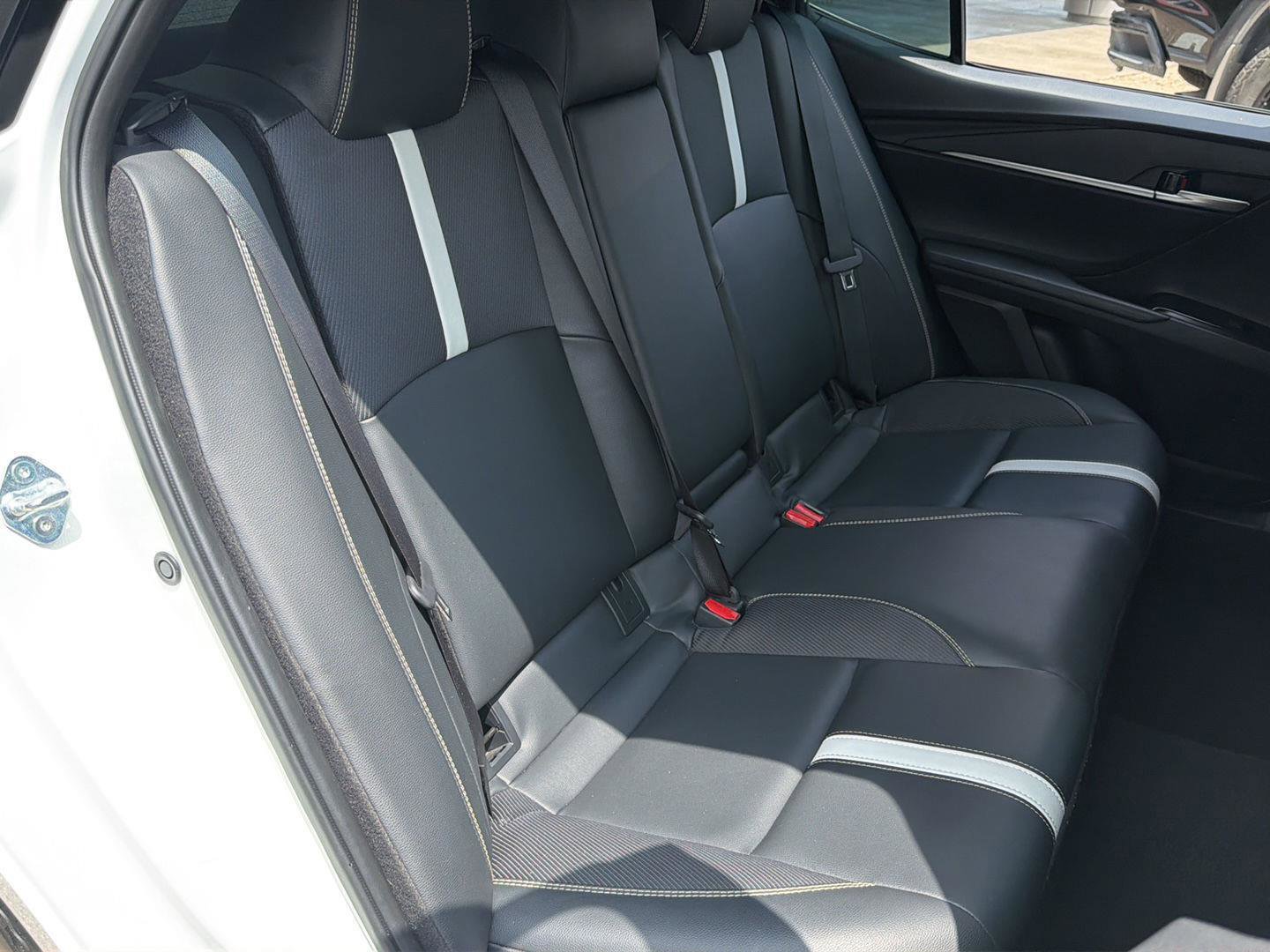Used 2025 Toyota Camry SE FWD image 13