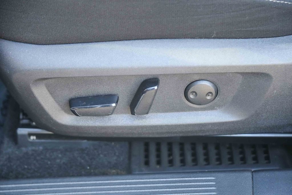 Used 2023 Nissan Rogue SV FWD image 19