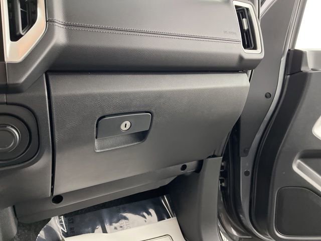 Used 2025 Nissan Frontier SV w/ SV Convenience Package image 36