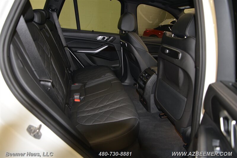 Used 2025 BMW X5 xDrive40i w/ M Sport Package AWD/4WD image 22