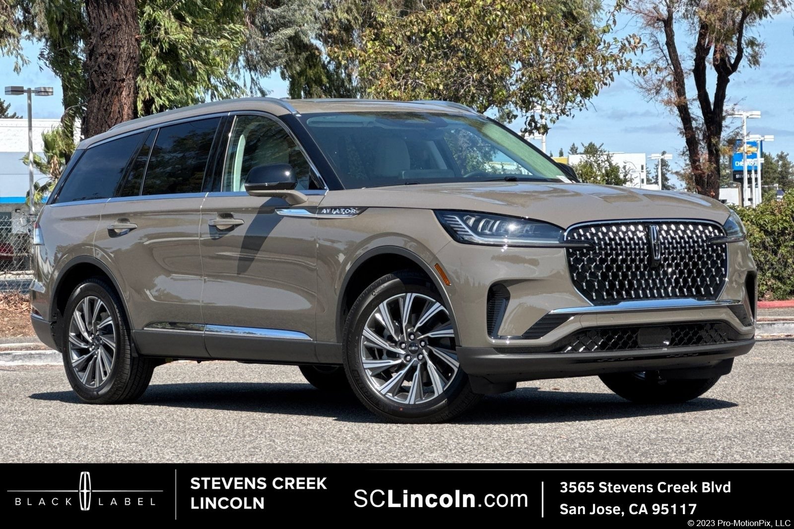 New 2026 Lincoln Aviator AWD image 1