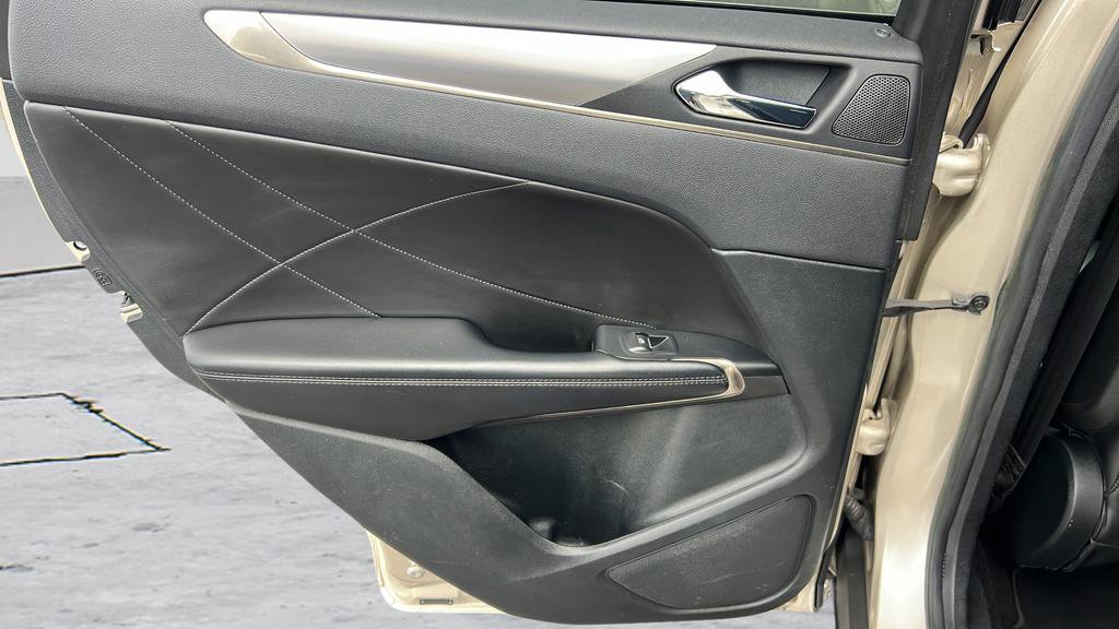 Used 2017 Lincoln MKC Premiere FWD image 33