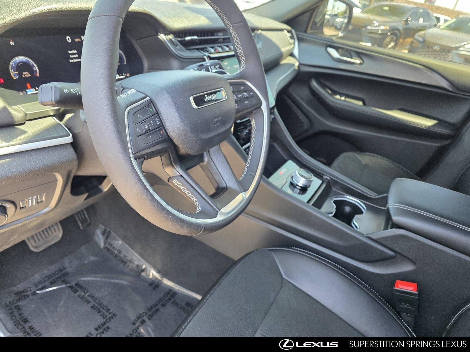 Used 2025 Jeep Grand Cherokee Altitude AWD/4WD image 13