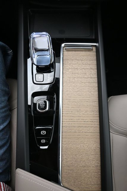 New 2027 Volvo XC60 B5 Core AWD/4WD image 11
