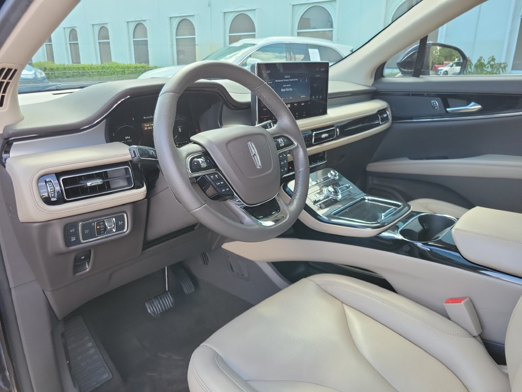 Certified 2022 Lincoln Nautilus FWD w/ Premium Package image 14
