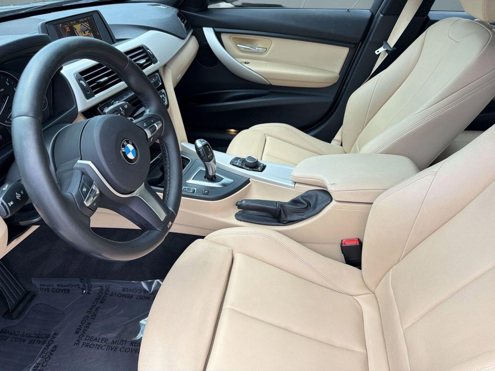 Used 2017 BMW 320i Sedan RWD image 5