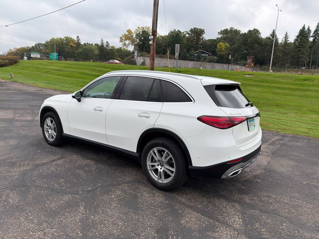Used 2025 Mercedes-Benz GLC 300 4MATIC image 32