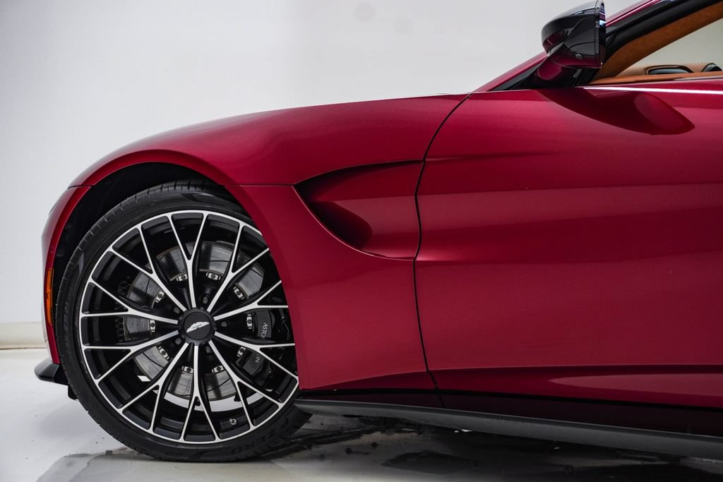 Used 2023 Aston Martin V8 Vantage Roadster RWD image 16