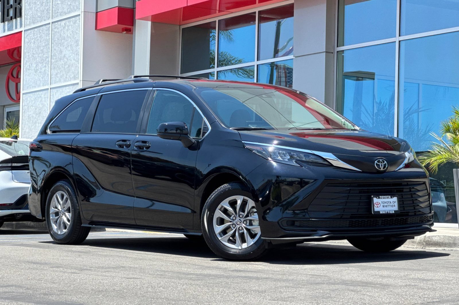 Certified 2026 Toyota Sienna LE FWD image 2