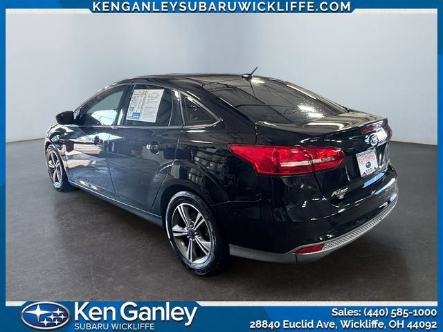 Used 2018 Ford Focus SE w/ SE Appearance Package FWD image 3