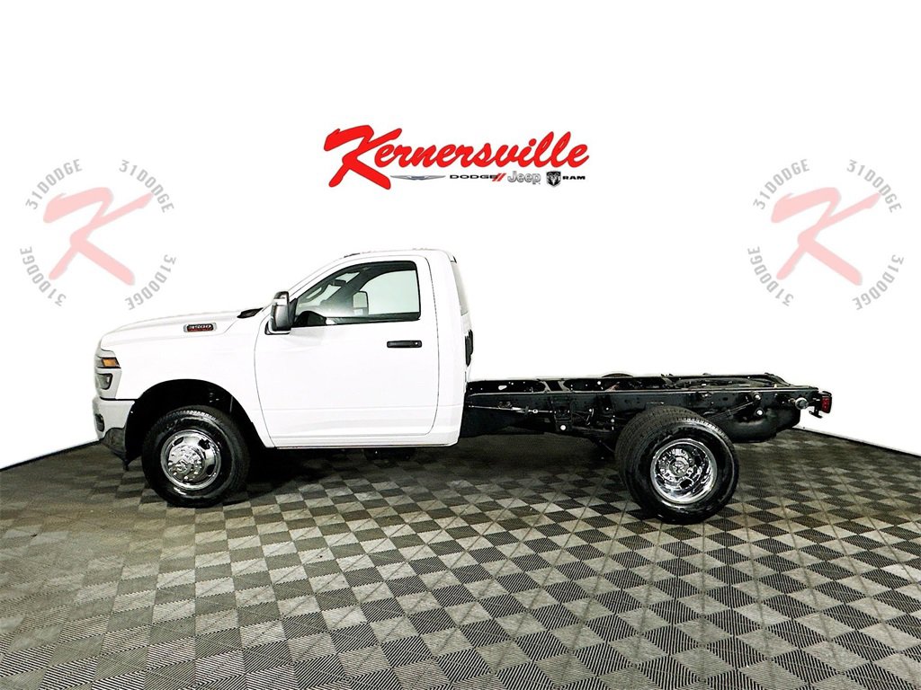 New 2026 RAM 3500 Tradesman image 4