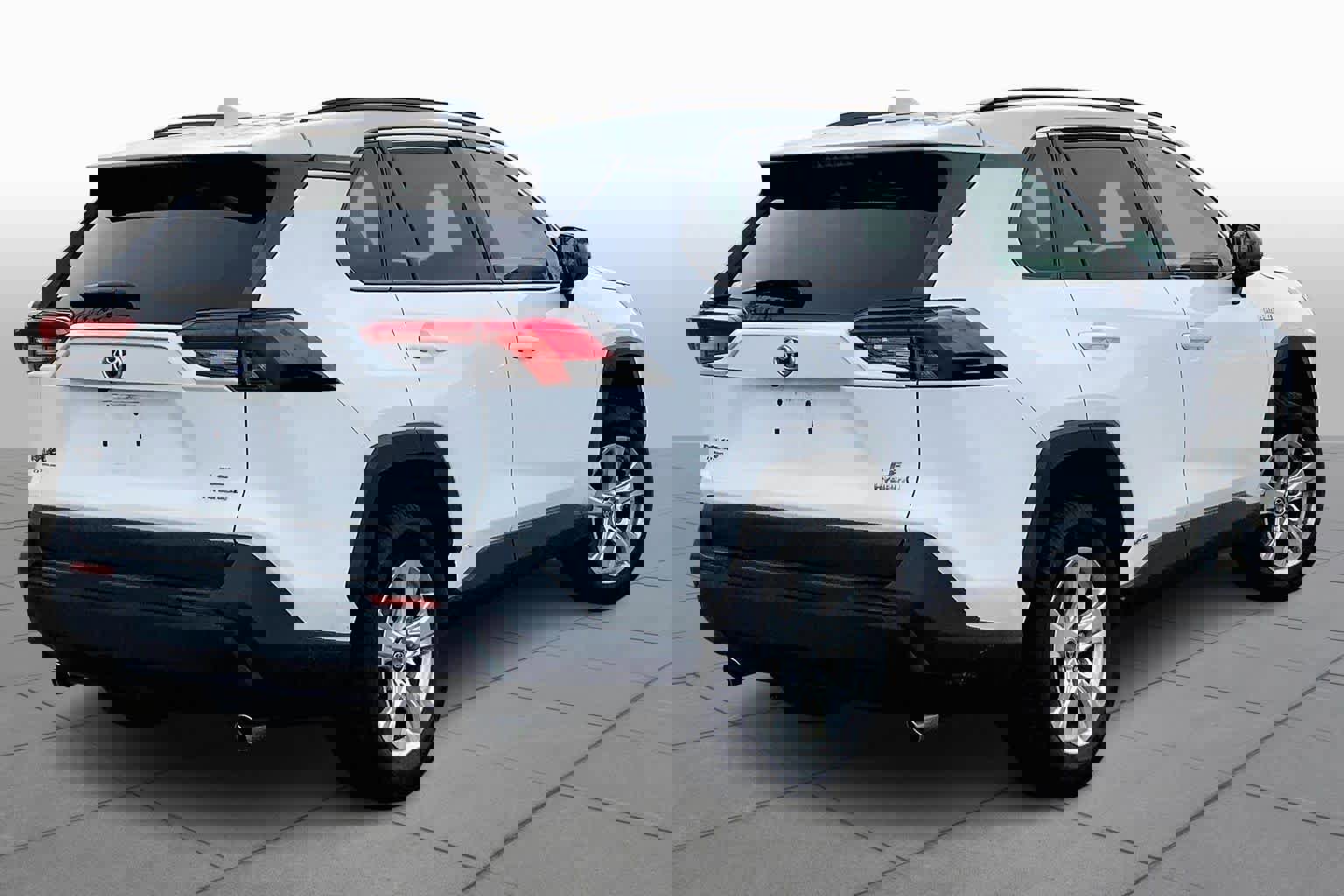 Used 2021 Toyota RAV4 LE image 13