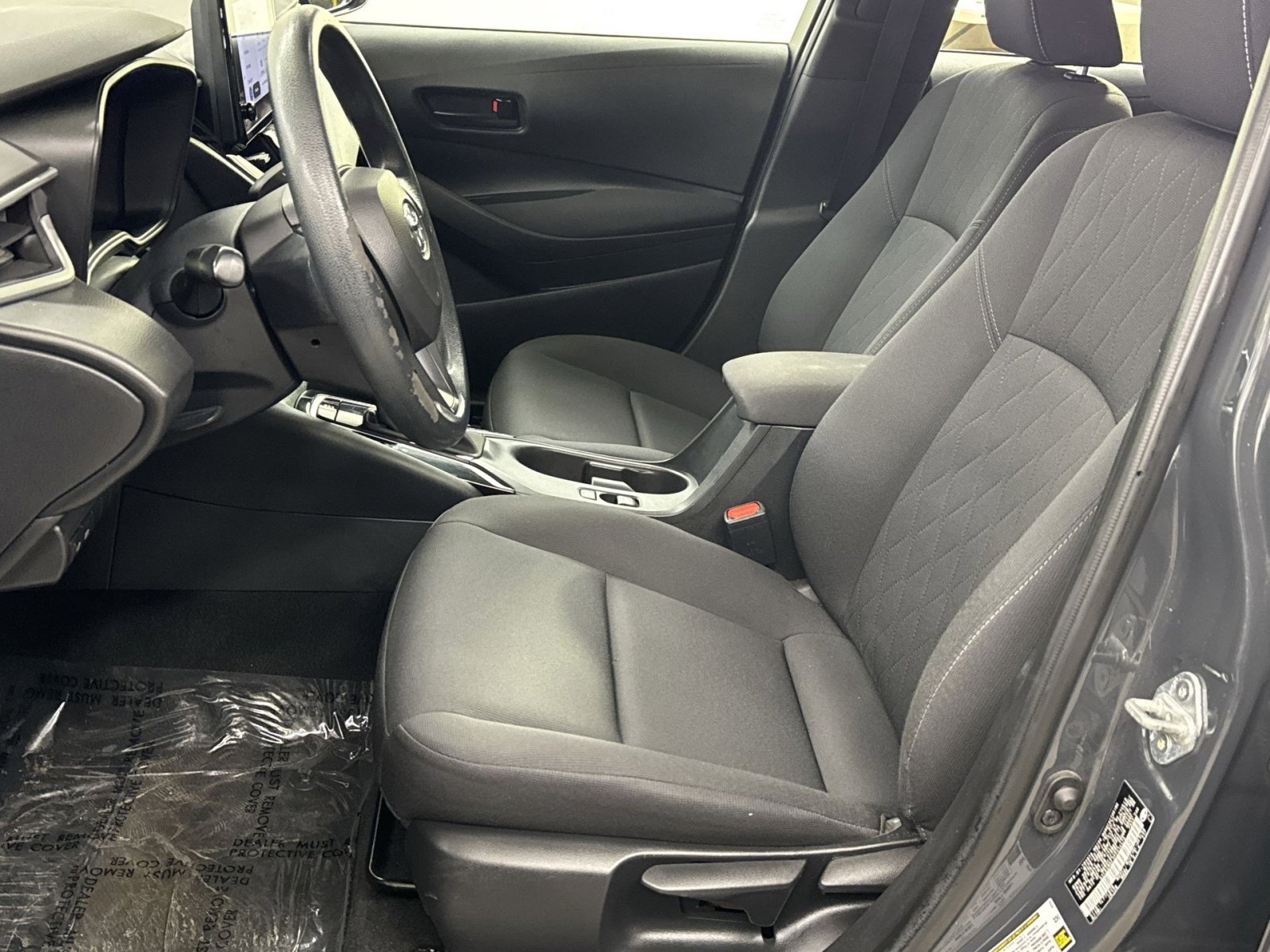 Used 2023 Toyota Corolla LE image 2