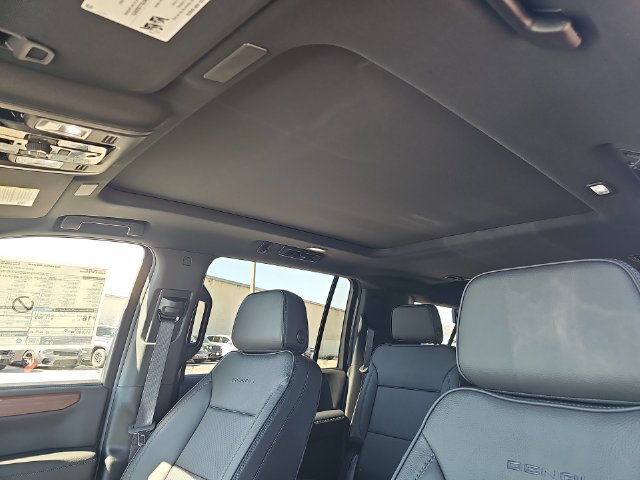 New 2026 GMC Yukon XL Denali w/ Sun & Power Step Package AWD/4WD image 18