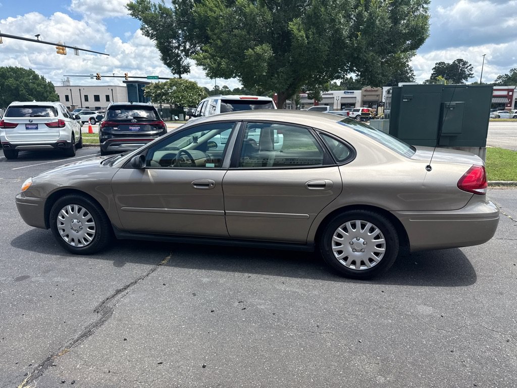 Used 2007 Ford Taurus SE FWD image 8