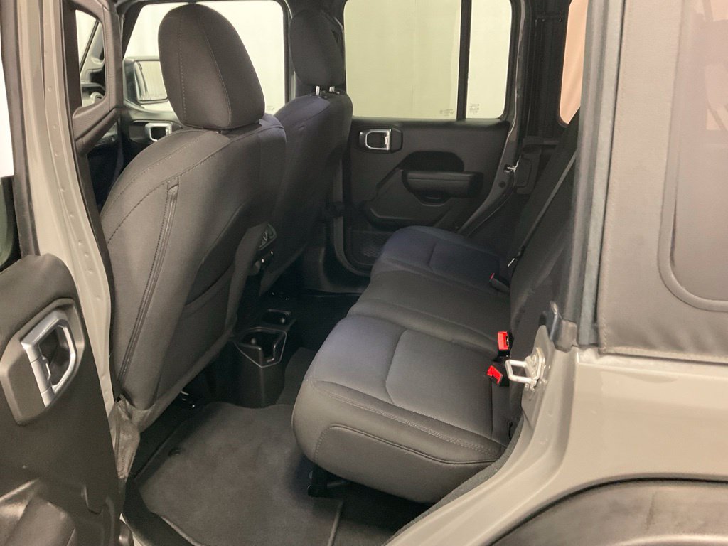Used 2022 Jeep Wrangler Unlimited Sport AWD/4WD image 32