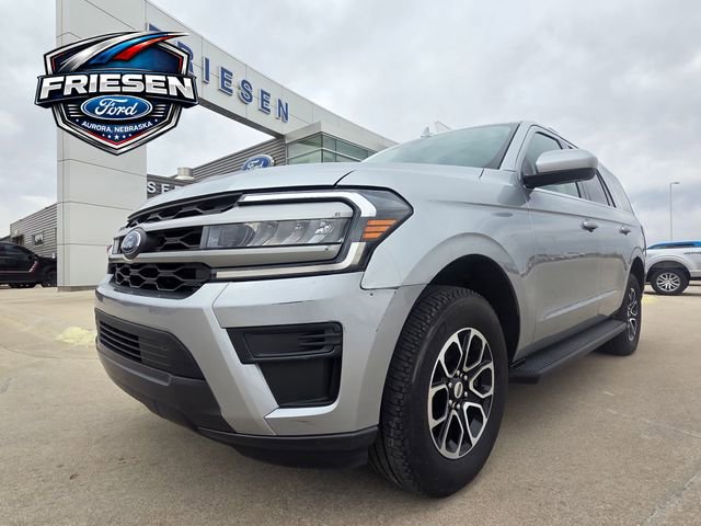 Used 2024 Ford Expedition XLT image 1