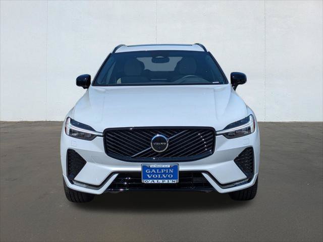New 2026 Volvo XC60 B5 Plus w/ Climate Package PRO AWD/4WD image 4