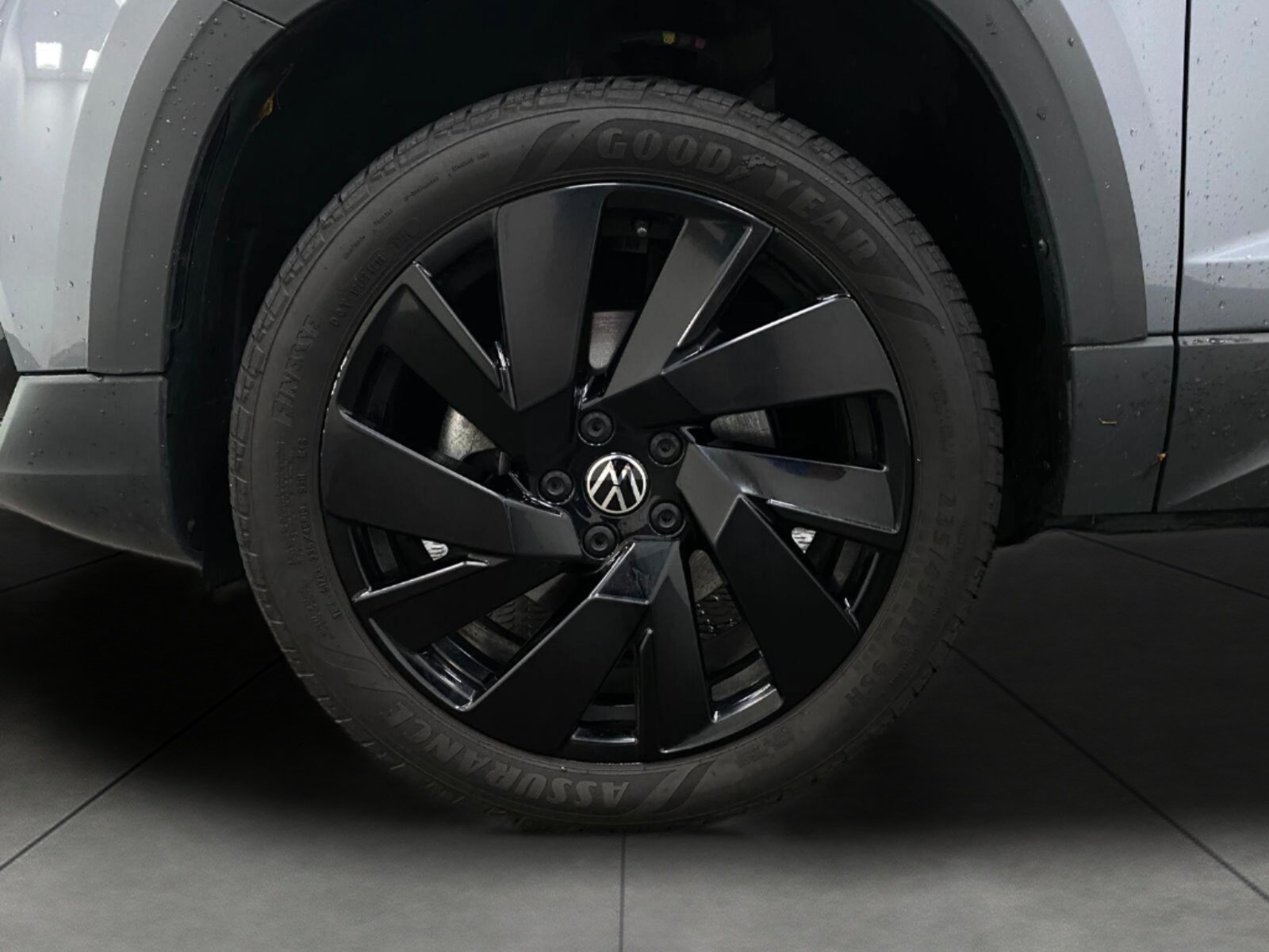 Used 2023 Volkswagen Taos SE w/ Panoramic Sunroof Package AWD/4WD image 12