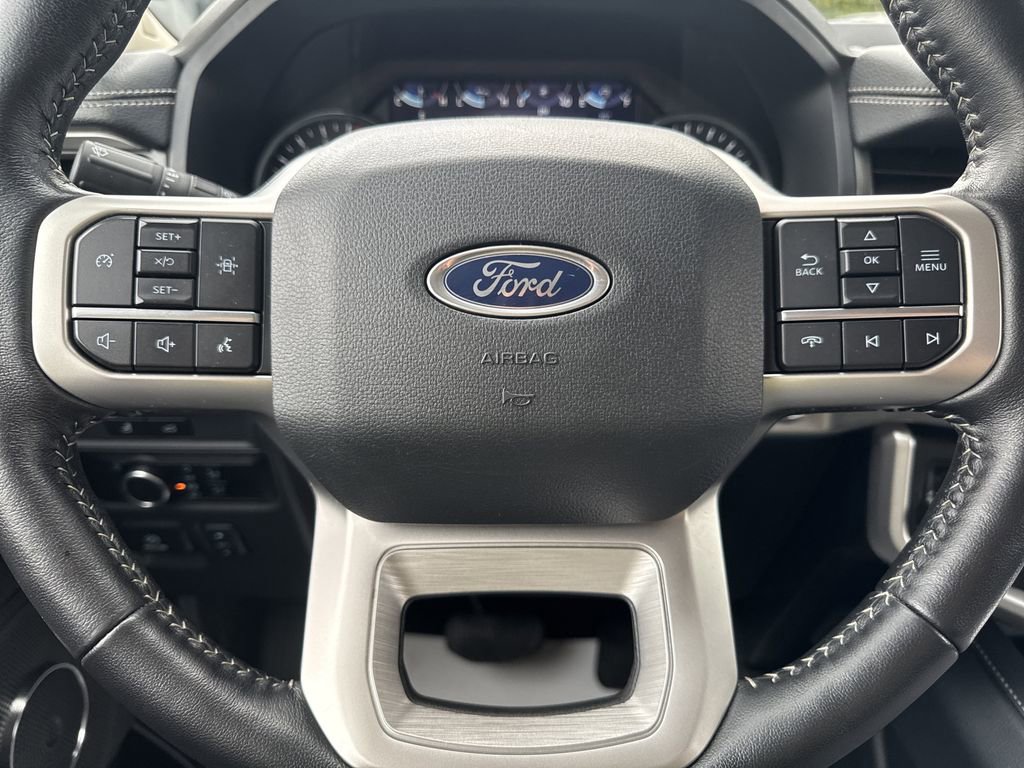 Used 2024 Ford Expedition XLT image 24