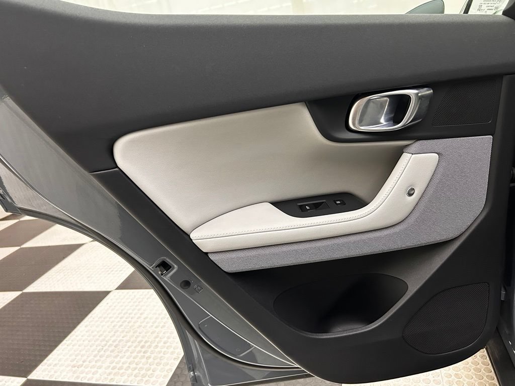 Used 2023 Polestar Polestar 2 w/ Pilot Pack AWD/4WD image 13