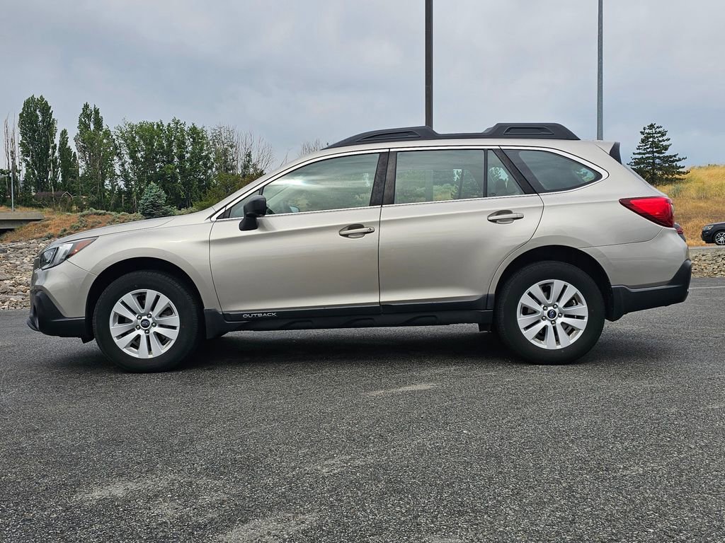 Used 2019 Subaru Outback 2.5i AWD/4WD image 2