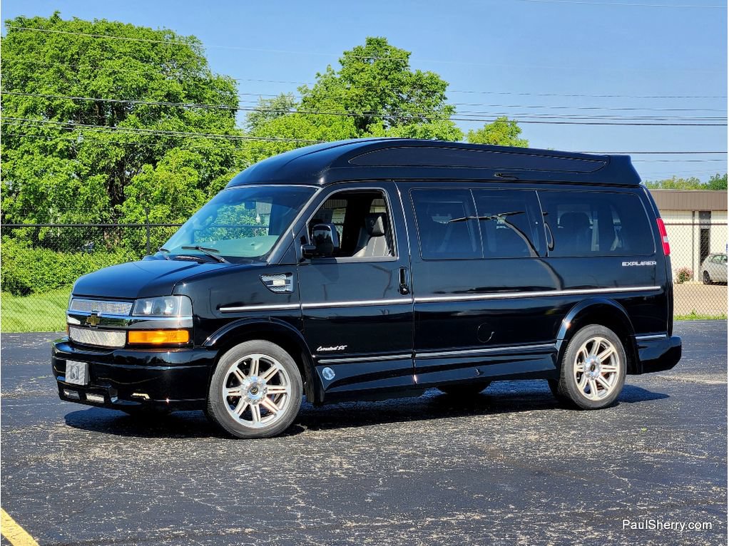 Used 2019 Chevrolet Express 2500 w/ Enhanced Convenience Package RWD image 6