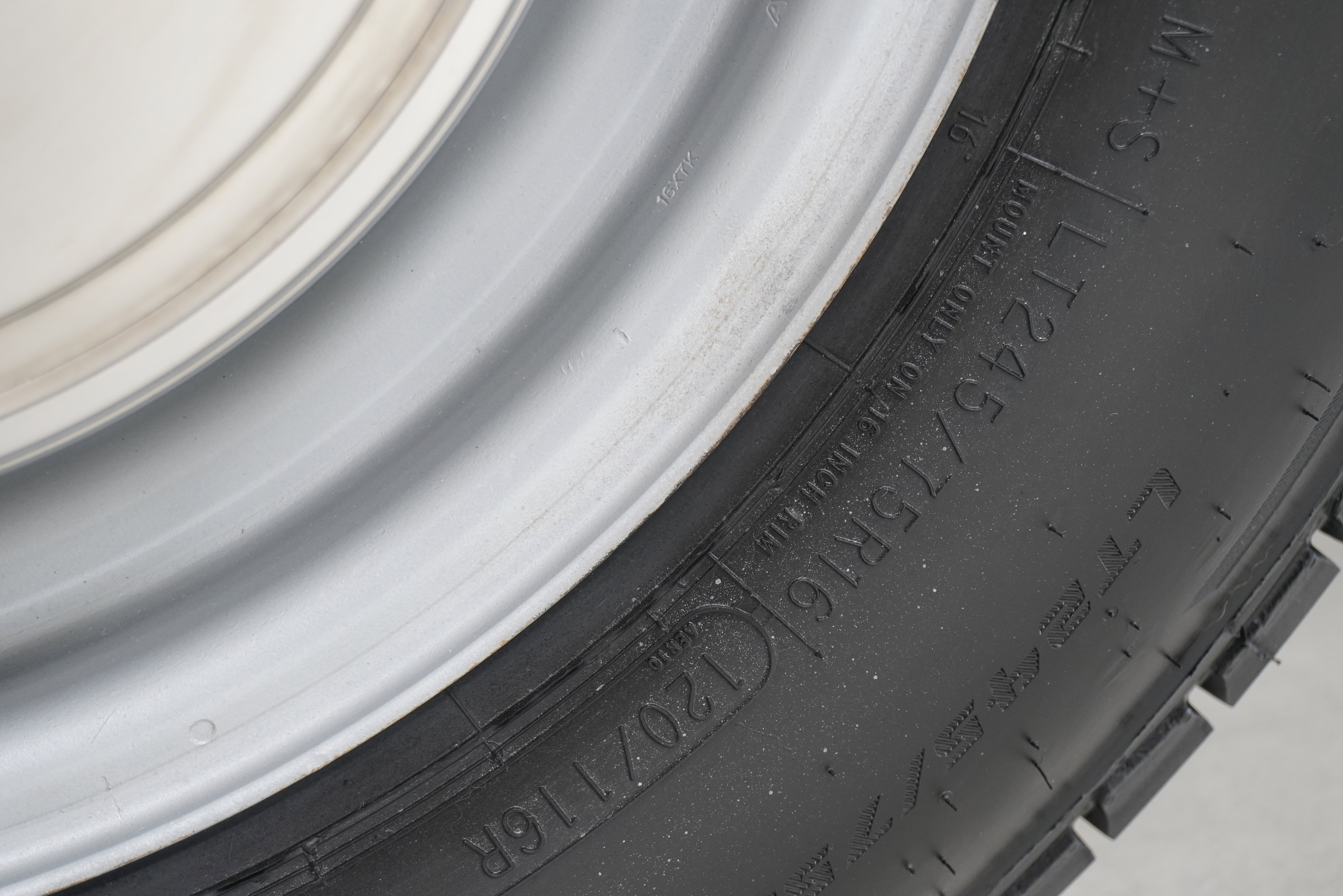 Used 2002 Ford E-350 and Econoline 350 XL image 18