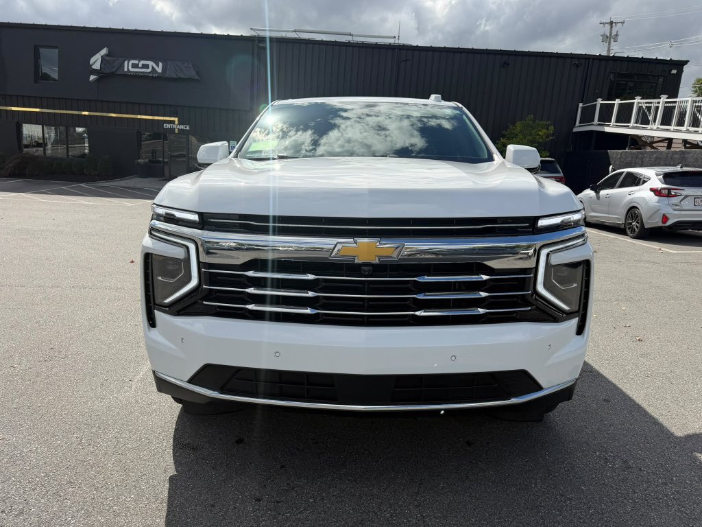 Used 2025 Chevrolet Suburban LT AWD/4WD image 7