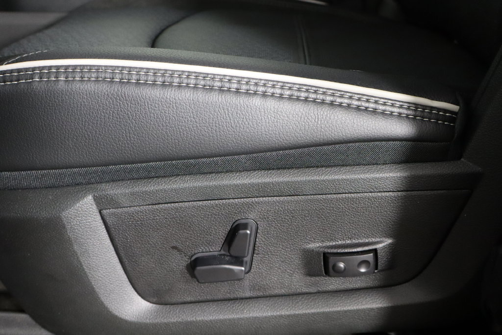 New 2026 RAM 2500 Laramie AWD/4WD image 25