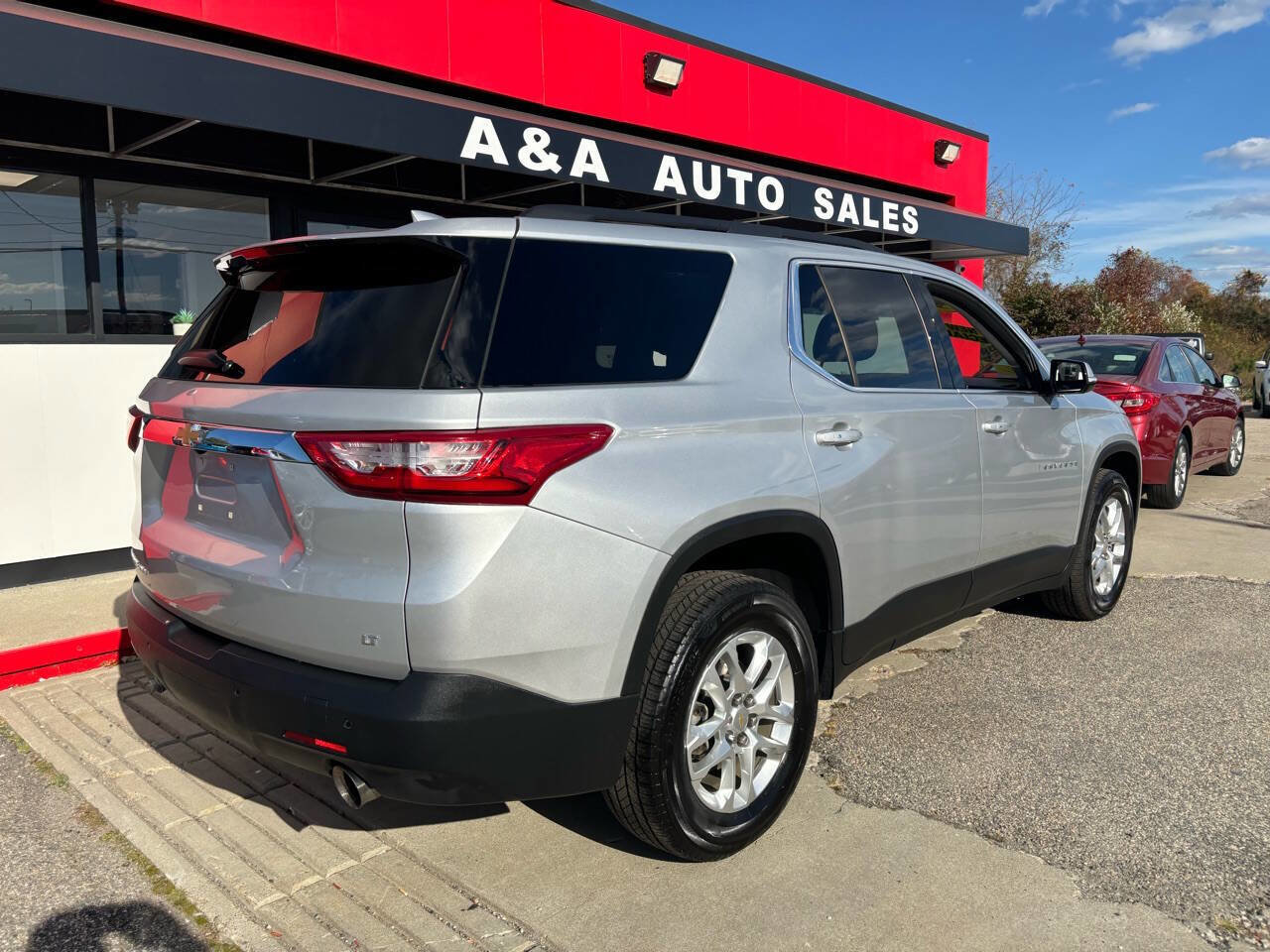 Used 2019 Chevrolet Traverse LT image 7