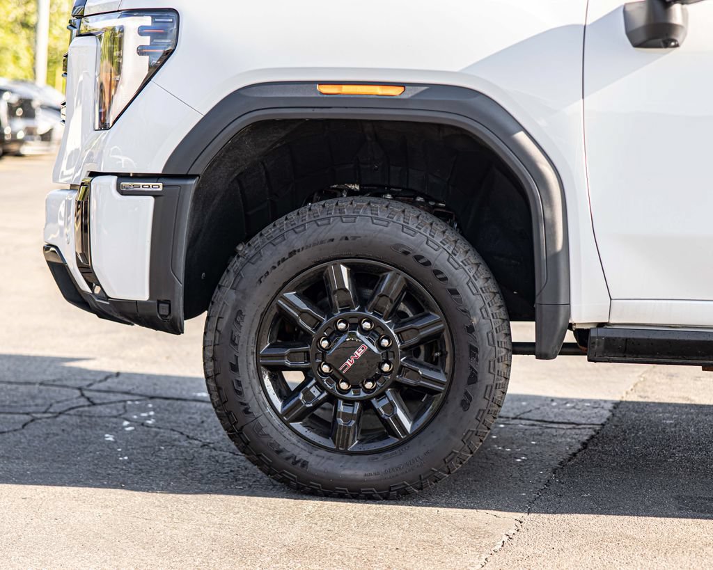 Used 2025 GMC Sierra 2500 AT4 w/ AT4 Premium Plus Package AWD/4WD image 8
