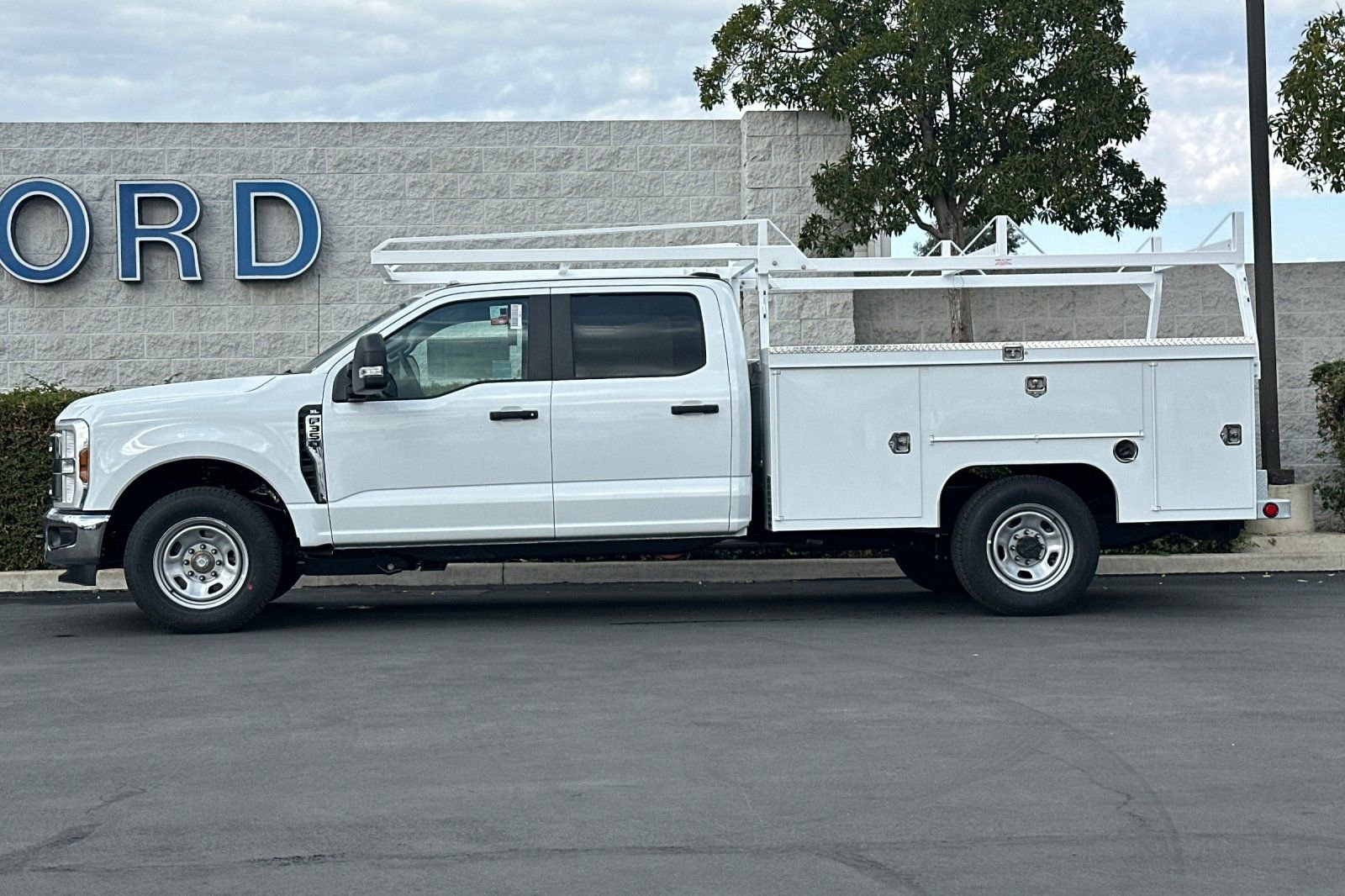 New 2026 Ford F350 XL w/ XL Chrome Package image 7
