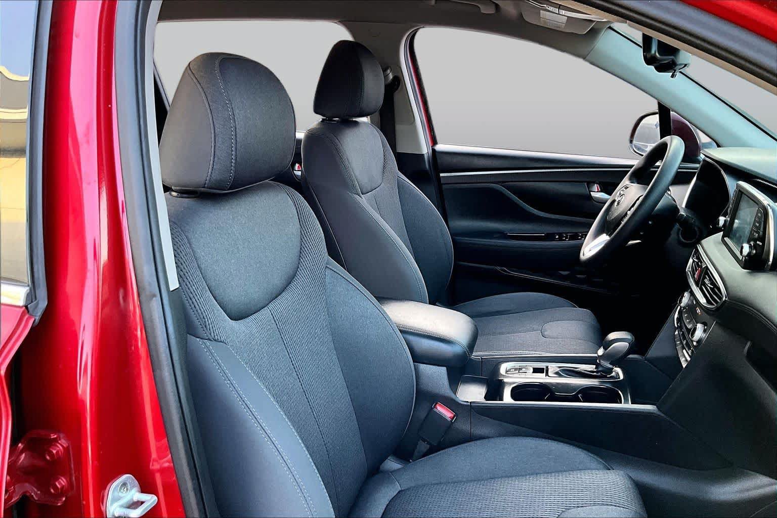 Used 2019 Hyundai Santa Fe SEL FWD image 9
