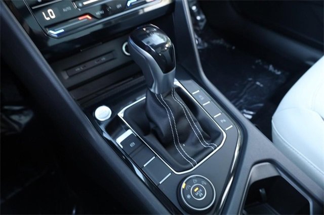 New 2025 Volkswagen Taos SE image 17