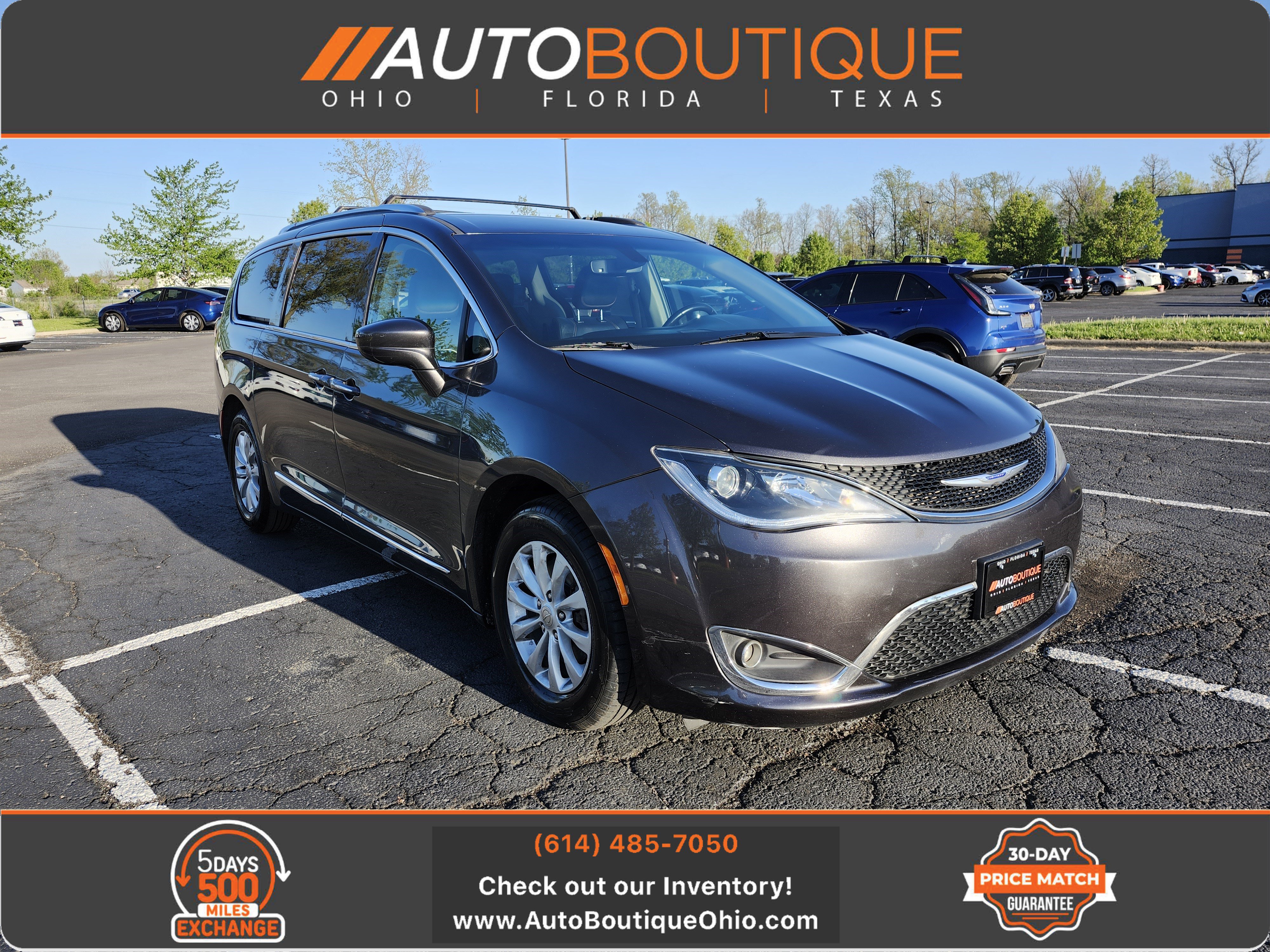 Used 2019 Chrysler Pacifica Touring-L FWD image 1