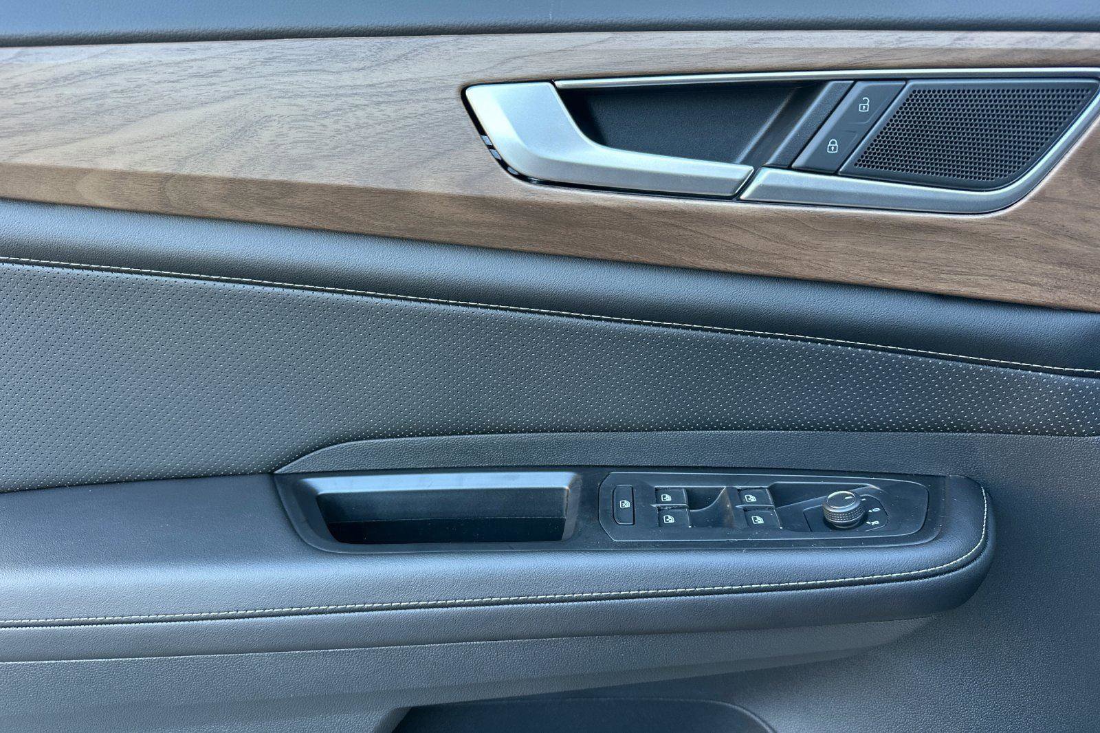 New 2026 Volkswagen Atlas SE FWD image 10