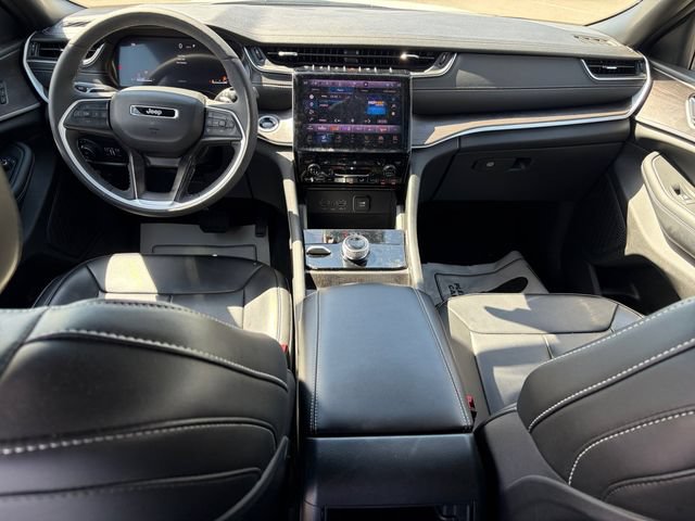 New 2025 Jeep Grand Cherokee Limited w/ Black Appearance Package AWD/4WD image 19