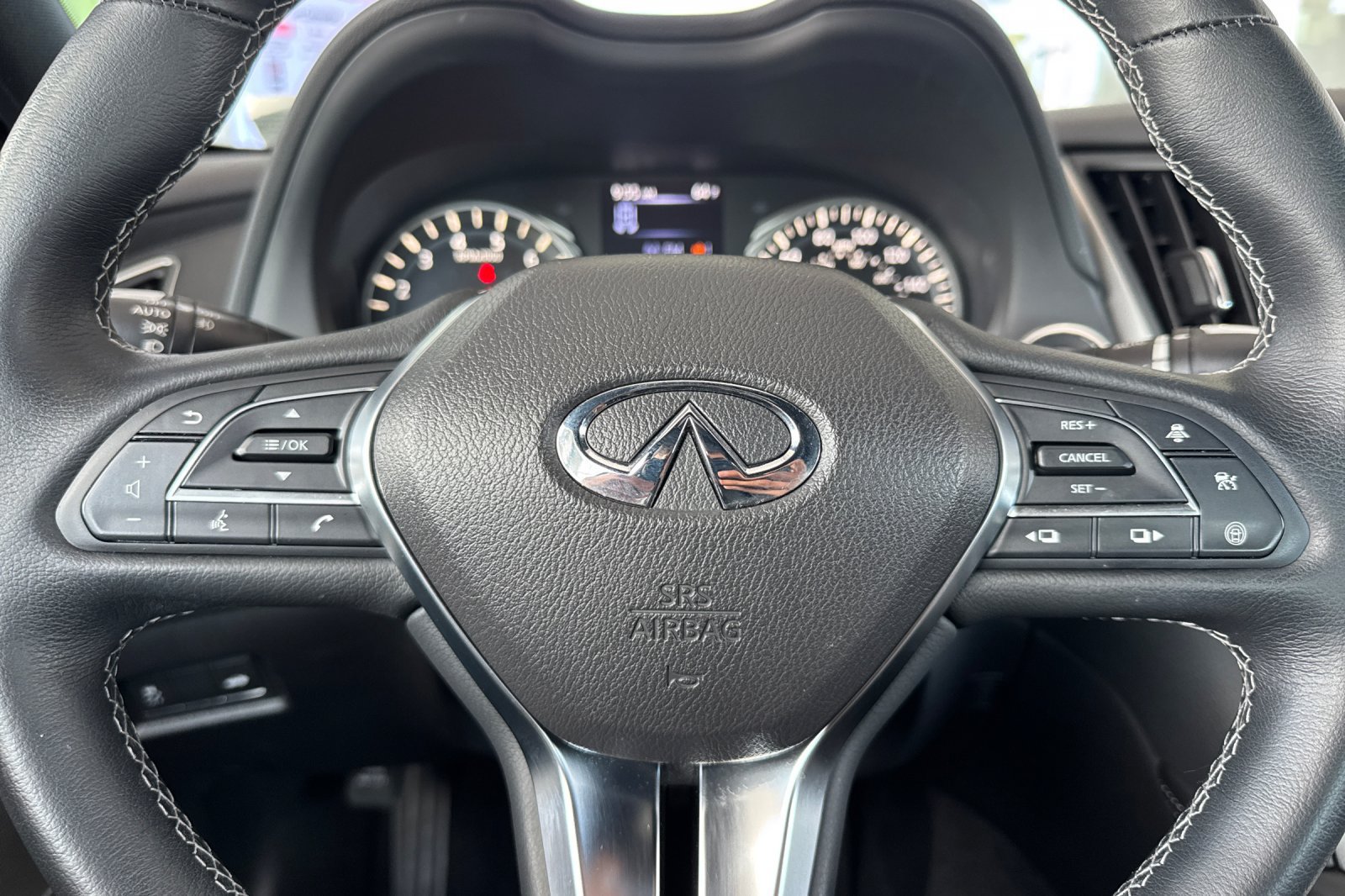 Used 2022 INFINITI Q60 3.0t Luxe w/ Cargo Package RWD image 26