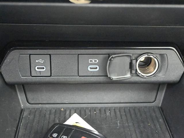 Used 2024 Toyota Prius XLE image 19