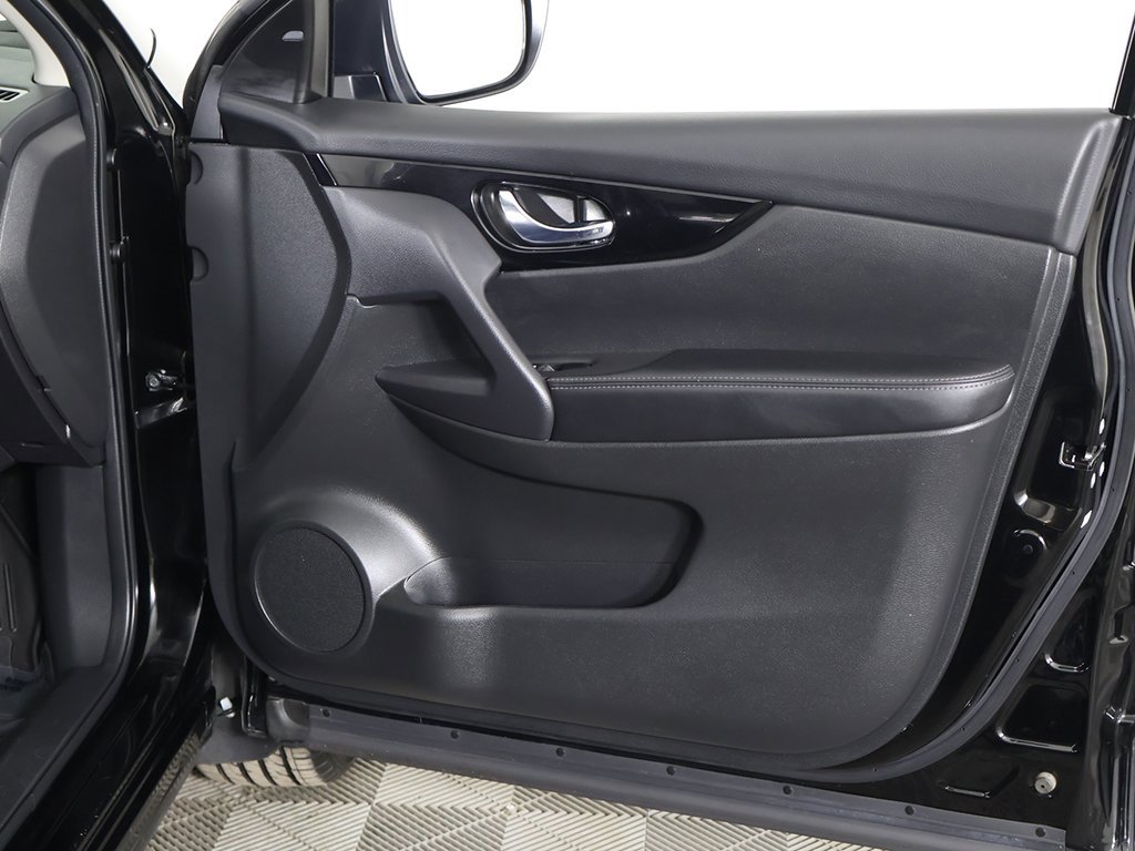 Used 2022 Nissan Rogue Sport SL w/ Premium Package image 26