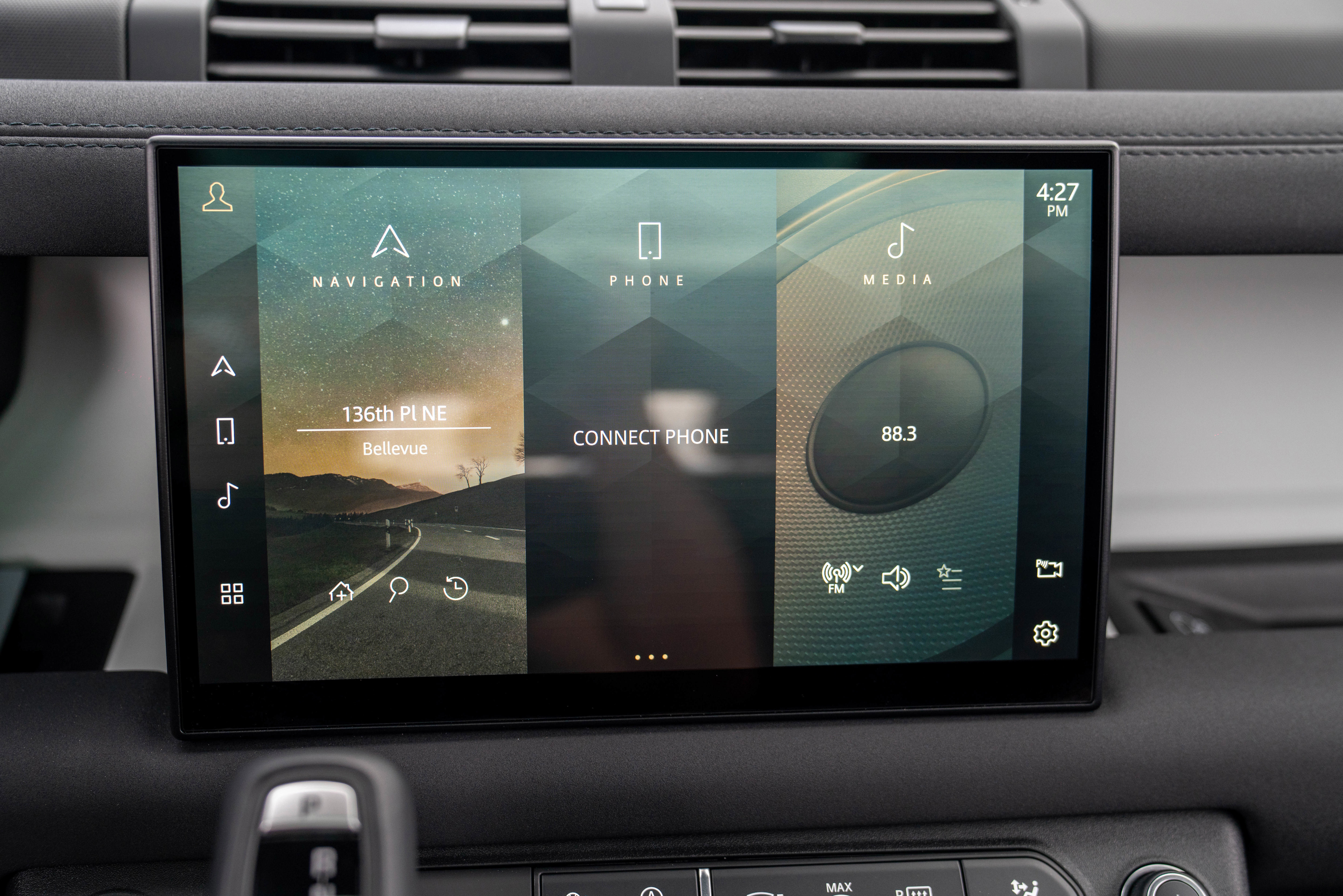 Used 2022 Land Rover Defender 90 X-Dynamic S image 20