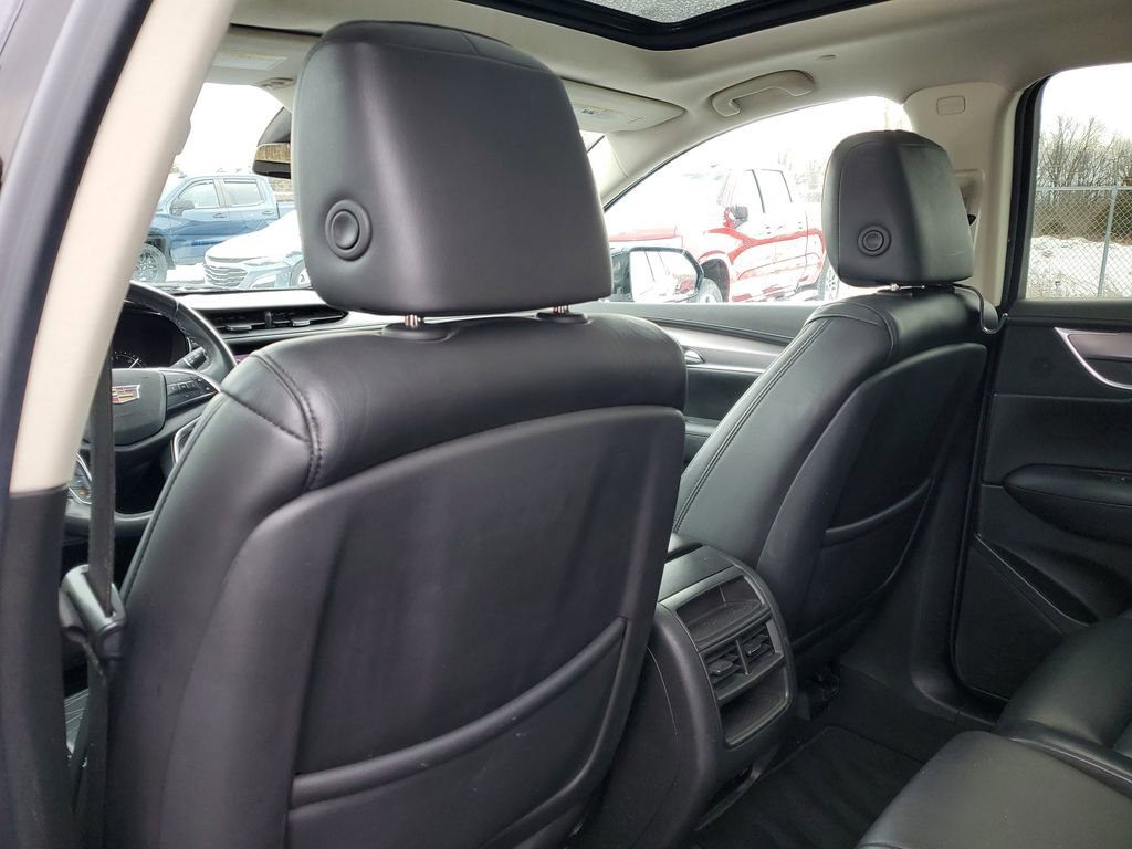 Used 2017 Cadillac XT5 Luxury w/ Driver Awareness Package image 30