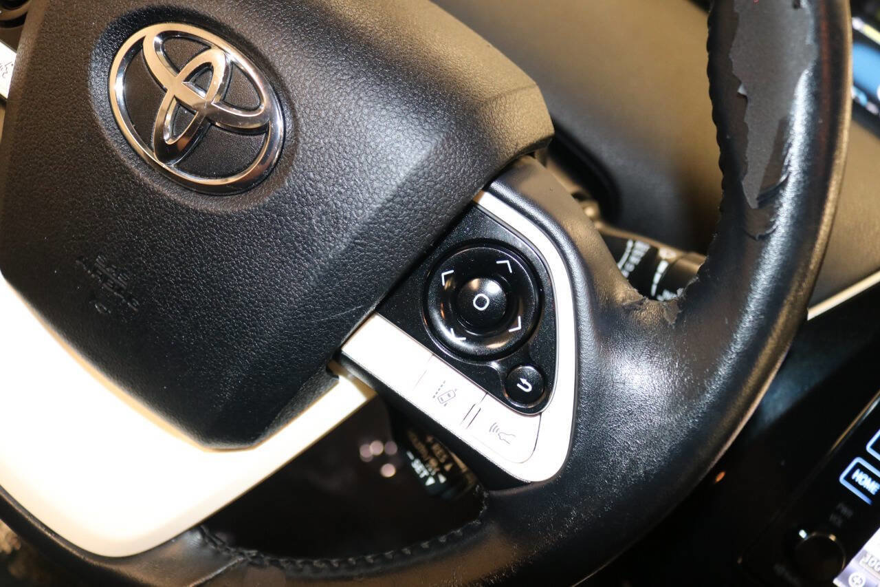 Used 2018 Toyota Prius Three image 35