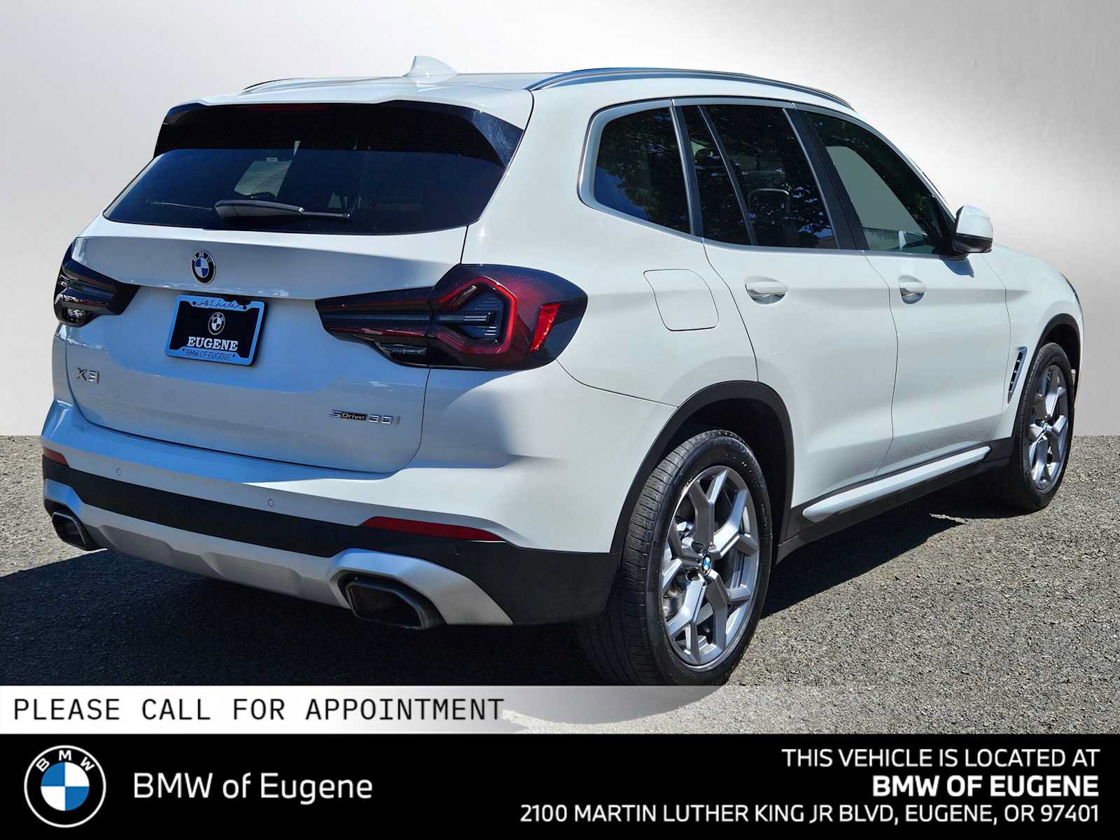 Used 2024 BMW X3 sDrive30i w/ Convenience Package RWD image 3