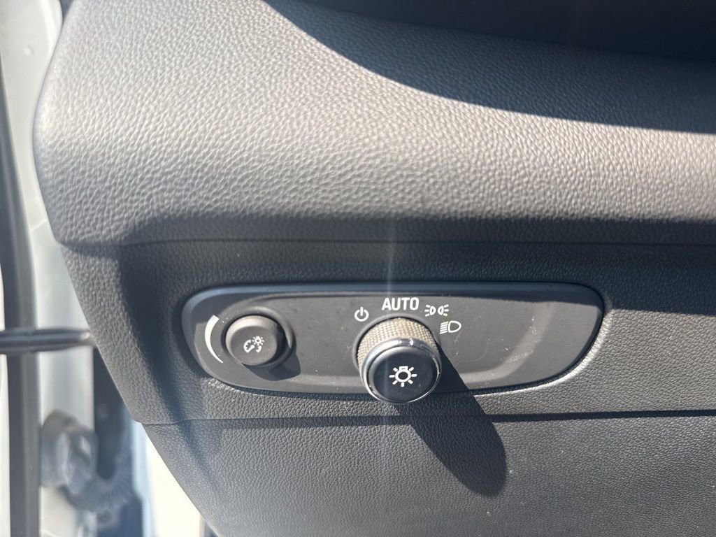 Used 2023 Buick Envision Essence w/ Sport Touring Package image 29