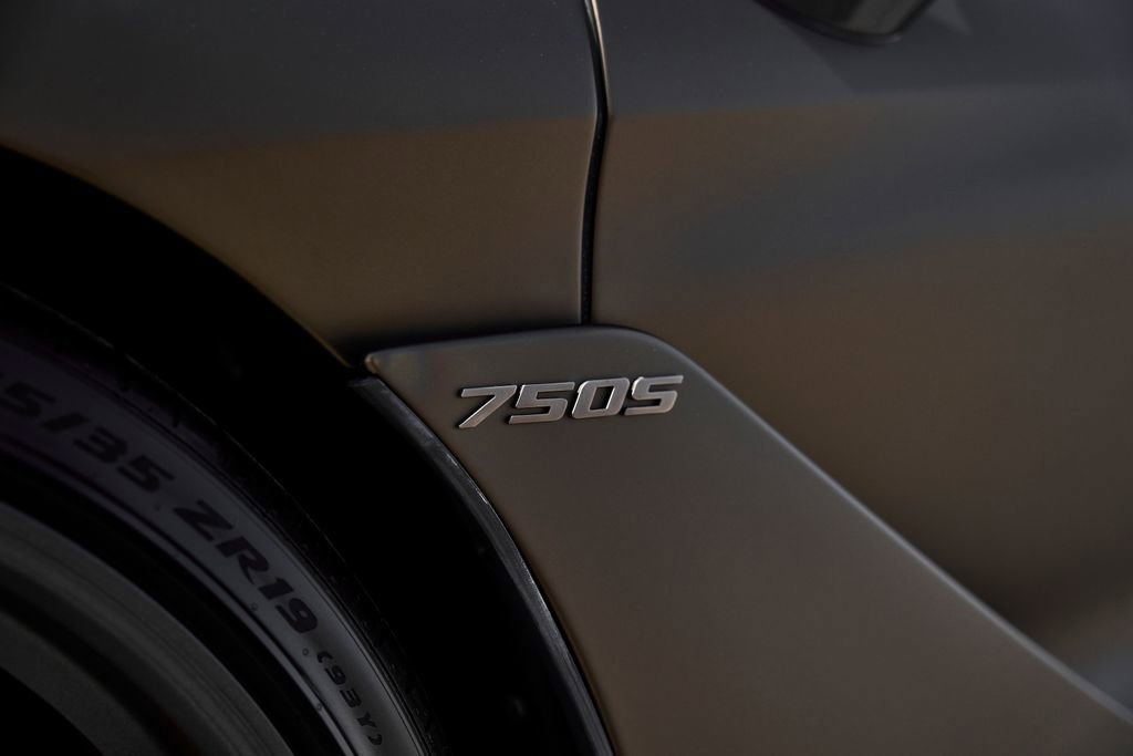 Used 2025 McLaren 750S Spider RWD image 12